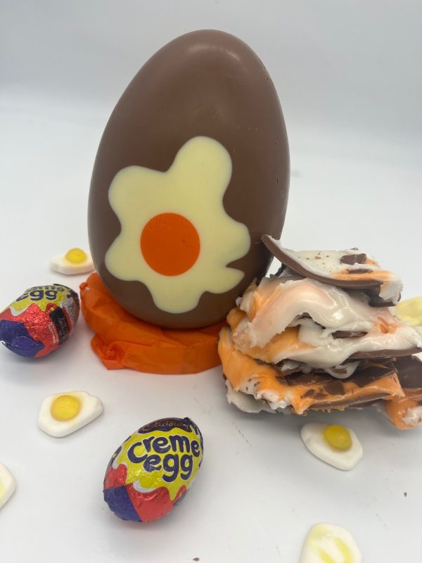 smooth creme egg filled easter egg with splat design